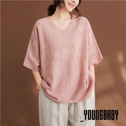【YOUNGBABY中大碼】V領緹花立體圖騰蝙蝠袖寬鬆棉T 中大尺碼女裝