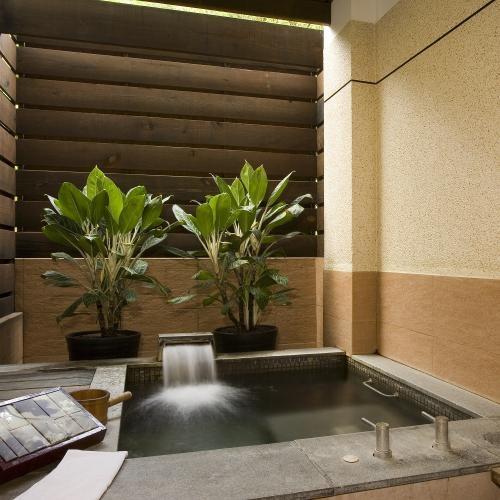金山【八煙溫泉會館】平日四人客房湯房乙間90分鐘~電子票券  泡湯