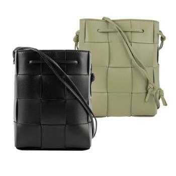 BOTTEGA VENETA Cassette 小羊皮編織小款水桶包(任選) 680218 VCQC4