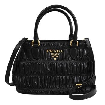 PRADA 1BA172 浮雕LOGO抓皺NAPPA皮革手提兩用包.黑