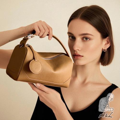 【A&L老工匠】真皮頭層柔軟牛皮Kayanna波士頓枕頭包側背/斜背包-焦糖棕