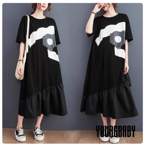 【YOUNGBABY中大碼】斜接荷葉下襬白灰文藝印花中長版洋裝 中大尺碼女裝