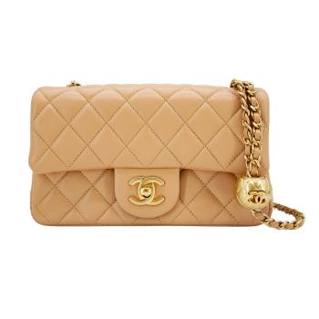 Chanel 展示品 Coco 羊皮金球調節鏈帶斜揹包-20cm(AS1787-奶茶色)