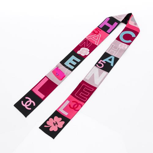 Chanel 滿版多圖大文字及小雙C雙面絲巾(黑/多色圖案)