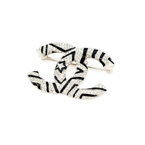 Chanel 雙C胸針(斑馬紋/鑲滿小晶鑽)