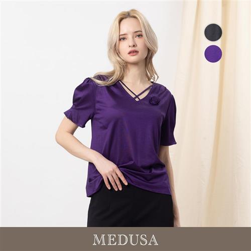 現貨【MEDUSA 曼度莎】緞感交叉V領玫瑰盤花上衣 - 2色（M-2L）｜優雅上衣 女短袖上衣 氣質穿搭