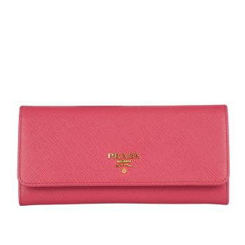 展示商品 PRADA 金字浮雕Logo防刮牛皮雙釦對開長夾(牡丹粉)