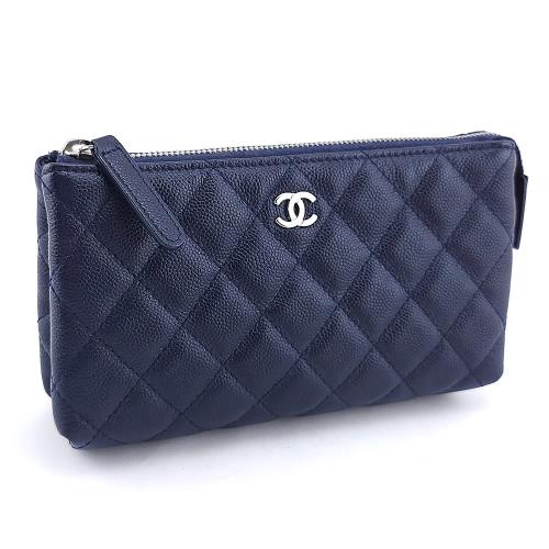 九成新--CHANEL 藍色荔枝牛皮雙C金釦手拿包化妝包
