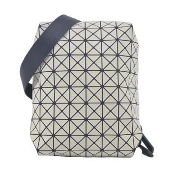 ISSEY MIYAKE 三宅一生 BAOABO BEETLE 多功能斜揹包-沙米色