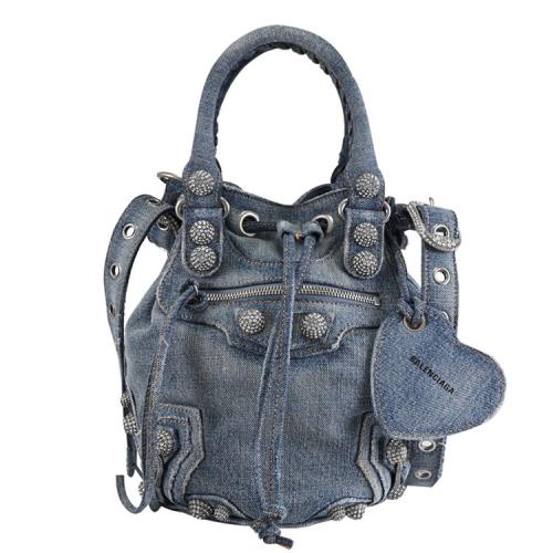 BALENCIAGA 巴黎世家 702432 Le Cagole 牛仔布鉚釘兩用水桶包.藍