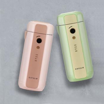 CIRCLE CIO-001豆漿機採用304不鏽鋼內膽，安全耐用，110V/60Hz電壓，消耗功率500~750W，高速回轉11000RPM±15%，適合製作1公升以下新鮮豆漿。尺寸長111x寬11.9x高25.8cm，重量僅1.75kg，便攜輕巧。配件包含豆漿機、電源線、說明書、清潔刷及訂製量杯，中國原產，BSMI認證R3D889，1年保固。顏色選擇蘋果綠或優雅粉，家用現磨豆漿首選，快速製作健康飲品。