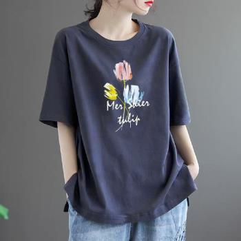 【LANNI 藍尼】★三朵花圖騰大尺碼上衣(女上衣/休閒/T恤/大尺碼衣)