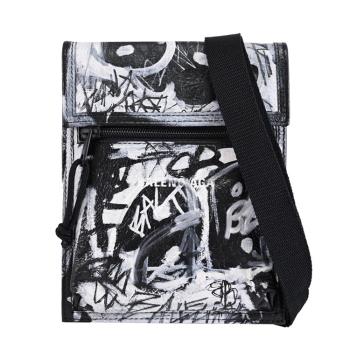 BALENCIAGA 巴黎世家 655982 Explorer 塗鴉款小羊皮斜揹包/手機包.黑