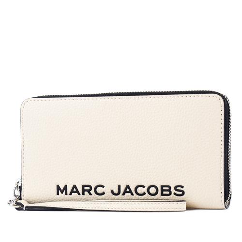 MARC JACOBS 黑色LOGO荔枝紋手掛拉鍊長夾-白色