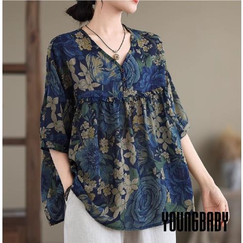 【YOUNGBABY中大碼】V領三釦藍系彩花拼接抓皺上衣 中大尺碼女裝