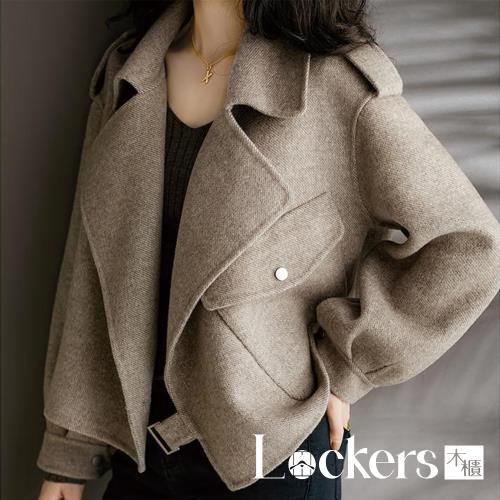 【Lockers 木櫃】赫本風秋冬百搭毛呢短外套 L113100404