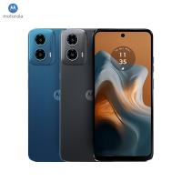 Motorola moto G34 5G 手機搭載 6.5 吋 HD+ (1600 x 720) 螢幕,解析度 269ppi,提供清晰流暢的視覺體驗。內建 Snapdragon® 695 5G 八核心處理器,時脈達 2.2GHz,搭配 4GB RAM 與 128GB ROM(支援 microSD 擴充),執行 Android™ 14 系統,效能強勁適合日常使用。50MP 主相機 + 2MP 輔助鏡頭,前置 16MP 自拍鏡頭,捕捉高品質影像。5000mAh 大容量電池,持久續航;支援 5G NR Sub-6 頻段、防潑水設計、雙卡雙待,尺寸 162.7 x 74.6 x 8.0 mm,重量約 179g(PMMA)或 181g(純素皮革),顏色選擇極致黑或孔雀綠。NCC 認證 CC AF24 5G01 00T1,標準配備依原廠為準。 Motorola摩托羅拉 G34
