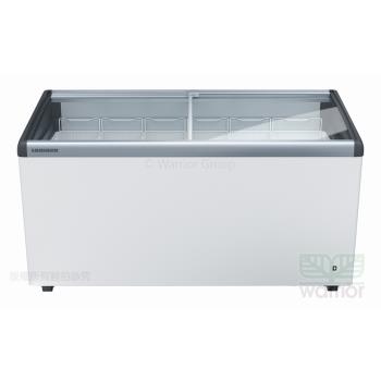 LIEBHERR 利勃海爾 EFI-4453 303L 單門冰箱，採用灰色系設計，尺寸為 4 尺 9 高前 69 ㎝ 高後 82.5 ㎝ 寬 146.5 ㎝ 深 68 ㎝，馬來西亞產地。內建 DC 直流風扇馬達，耗電量僅 116.07W / 2.5A，適合 110/60Hz 電壓。單門左右開門設計，實用空間 303L，公升數區間 301-599L。全機及壓縮機保固 1 年，含基本安裝服務。高效冰箱選擇，利勃海爾品牌品質保證！