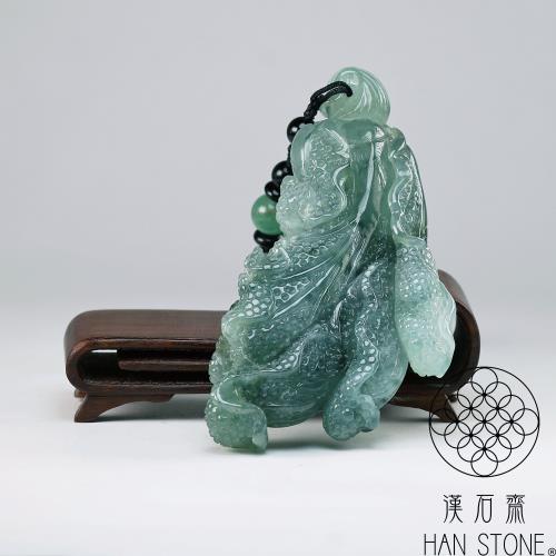 漢石齋】天然翡翠A貨大白菜百財玉佩吊墜冰種藍水飄花(43*88*18mm)|植物