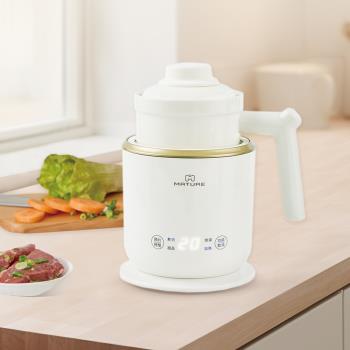 MATURE美萃 CY-1626 MATURE美萃 CY-1626 料理機,專為現代廚房設計的多功能家電,支援高速攪拌、果汁萃取與料理處理。品牌MATURE美萃原廠適用型號,產地中國製造,透過BSMI許可字號R38426,安全可靠,提升您的廚房效率。