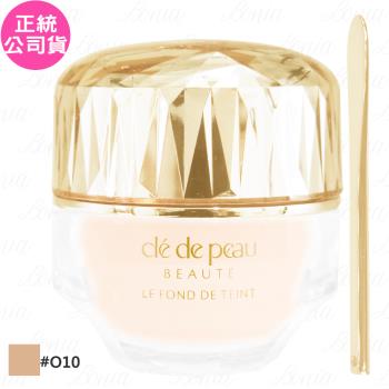 Clédepeau肌膚之鑰 精質光采粉底乳霜N SPF25 PA++ (#O10) 28ml，為專櫃級粉底產品，適合各種膚質使用。其精質配方能提供自然光采與輕盈遮蓋力，同時具備SPF25 PA++防曬功能，讓肌膚在保養與妝容之間達到完美平衡。