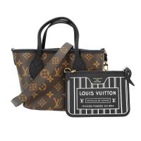 全新 LOUIS VUITTON 路易威登 M12099 Neverfull Bandoulière Inside Out BB 帆布牛皮雙面手提斜揹包，咖啡色系，採用高品質牛皮與帆布材質，內層為牛皮，附原廠防塵套、背帶與零錢包。尺寸為長24cm、寬9cm、高14cm，提把長約9cm，背帶長約94cm，適合女性日常使用，開放式開口設計，無外部與內部夾層，無底珠，不適合放置A4檔案。產地為西班牙，商品來自歐洲。