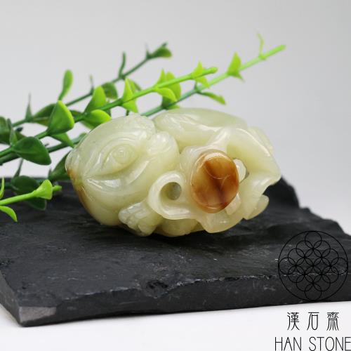 漢石齋】天然和田玉瑞獸來財玉珮手把件青白玉帶糖(62*47*33mm)|其他